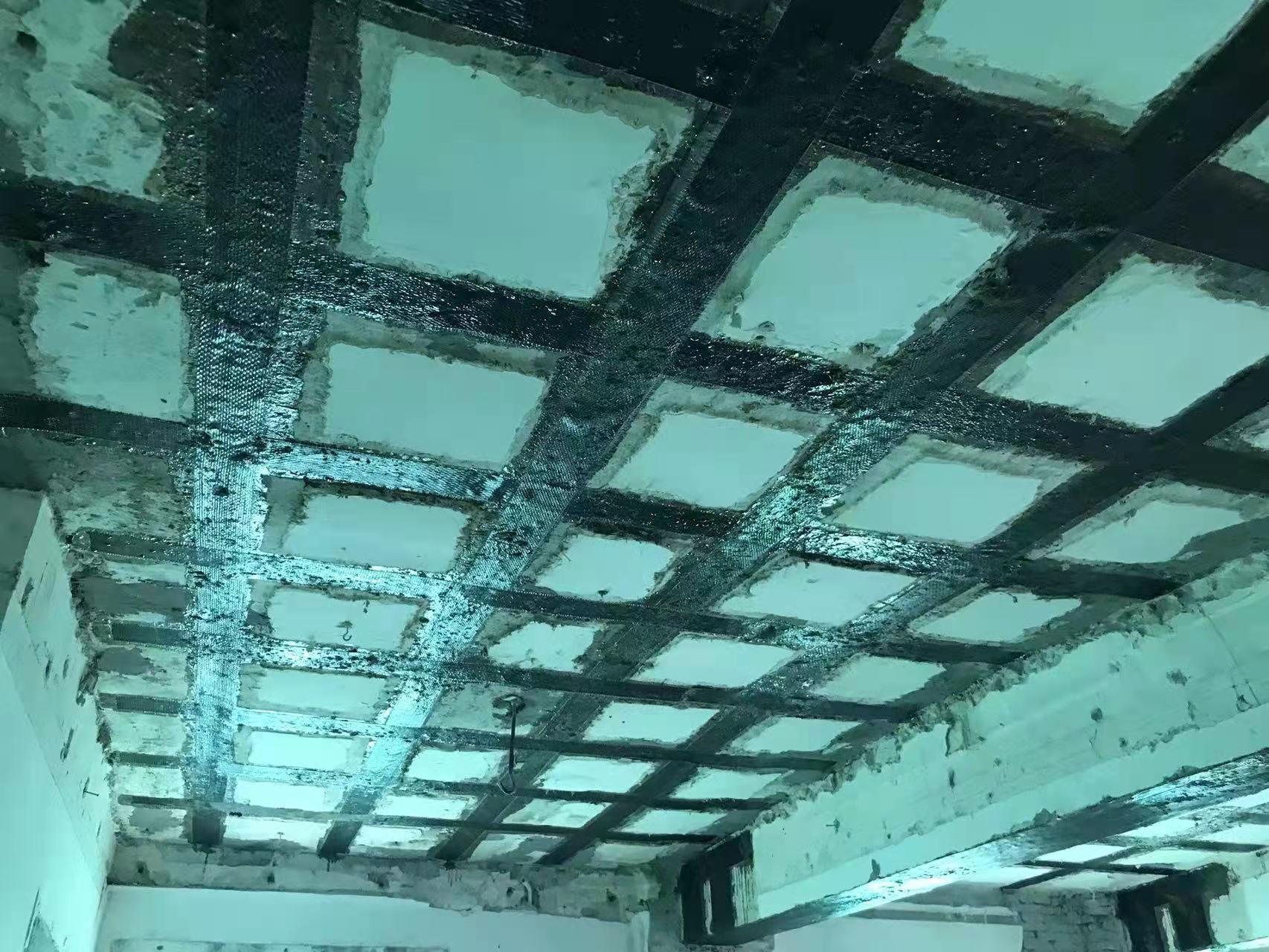 掇刀粘碳纤维布施工工艺